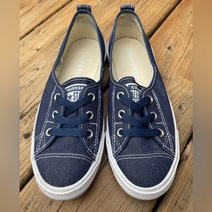 Converse dainty ballet lace sneaker